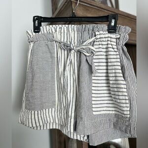 Urban Outfitters Striped Navy and White Women Shorts - Size Medium